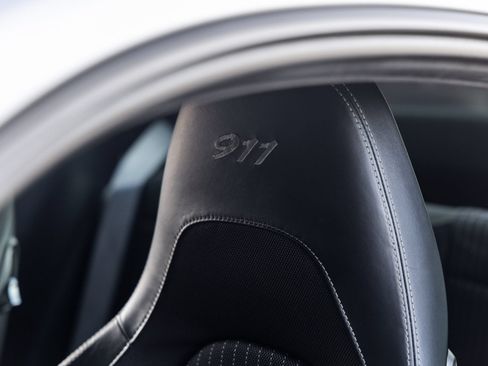 Certified 2018 Porsche 911 Carrera T RWD image 28
