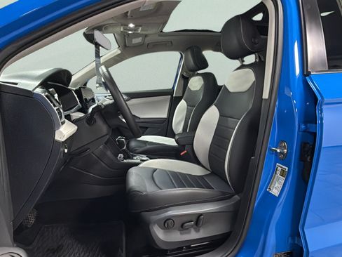 Certified 2025 Volkswagen Taos SEL AWD/4WD image 17