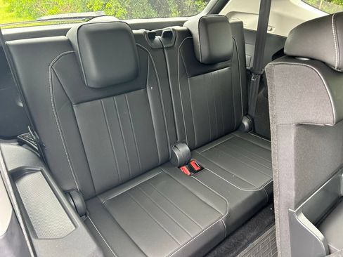 Used 2023 Volkswagen Tiguan SE FWD image 52