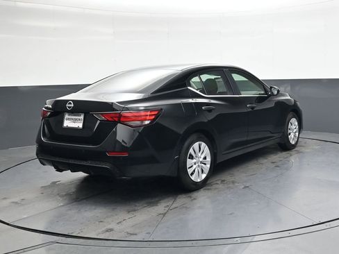 Certified 2025 Nissan Sentra S image 4