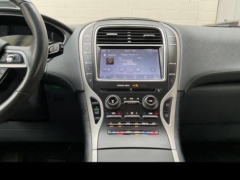 Used 2019 Lincoln Nautilus Reserve w/ Driver Assistance Package AWD/4WD image 4