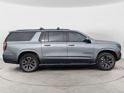 Used 2022 Chevrolet Suburban Z71 w/ Z71 Off-Road Package image 6