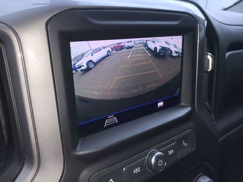 Used 2022 Chevrolet Silverado 1500 Custom w/ Safety Confidence Package image 17