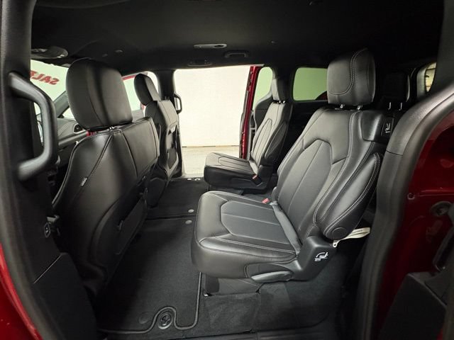 New 2026 Chrysler Pacifica Select FWD image 25