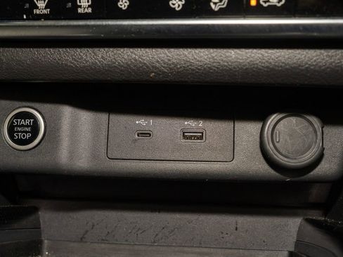 Used 2023 Nissan Rogue SV image 14