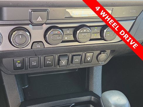 Used 2023 Toyota Tacoma TRD Sport w/ Technology Package AWD/4WD image 18