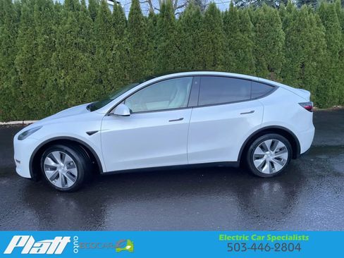Used 2021 Tesla Model Y Long Range image 5