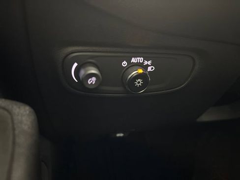 Used 2023 Chevrolet Equinox LT image 48