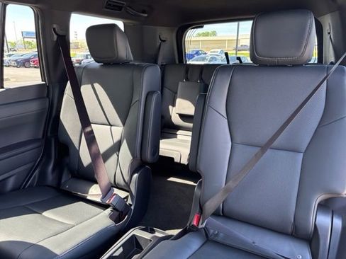 Used 2025 Lexus GX 550 w/ Accessory Package (2T) AWD/4WD image 25