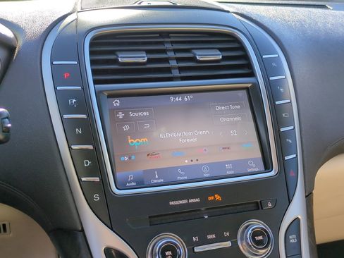 Used 2020 Lincoln Nautilus Reserve w/ Equipment Group 201A image 24