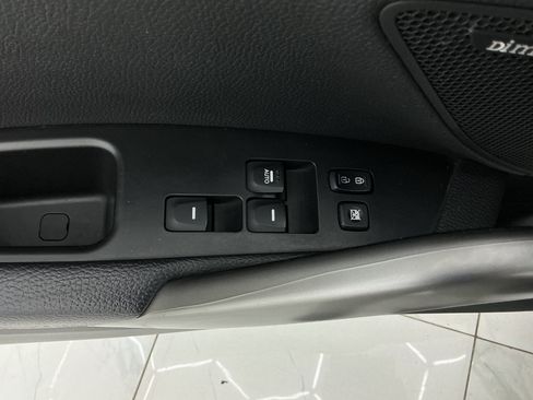 Used 2016 Hyundai Veloster Turbo FWD image 34