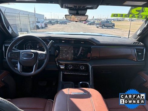 Used 2025 GMC Sierra 2500 Denali Ultimate image 4
