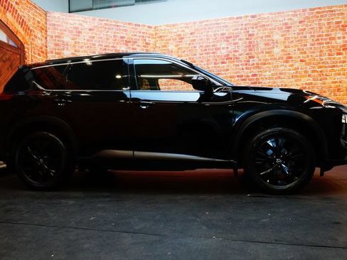 Certified 2023 Nissan Rogue SV w/ SV Premium B Package AWD/4WD image 5