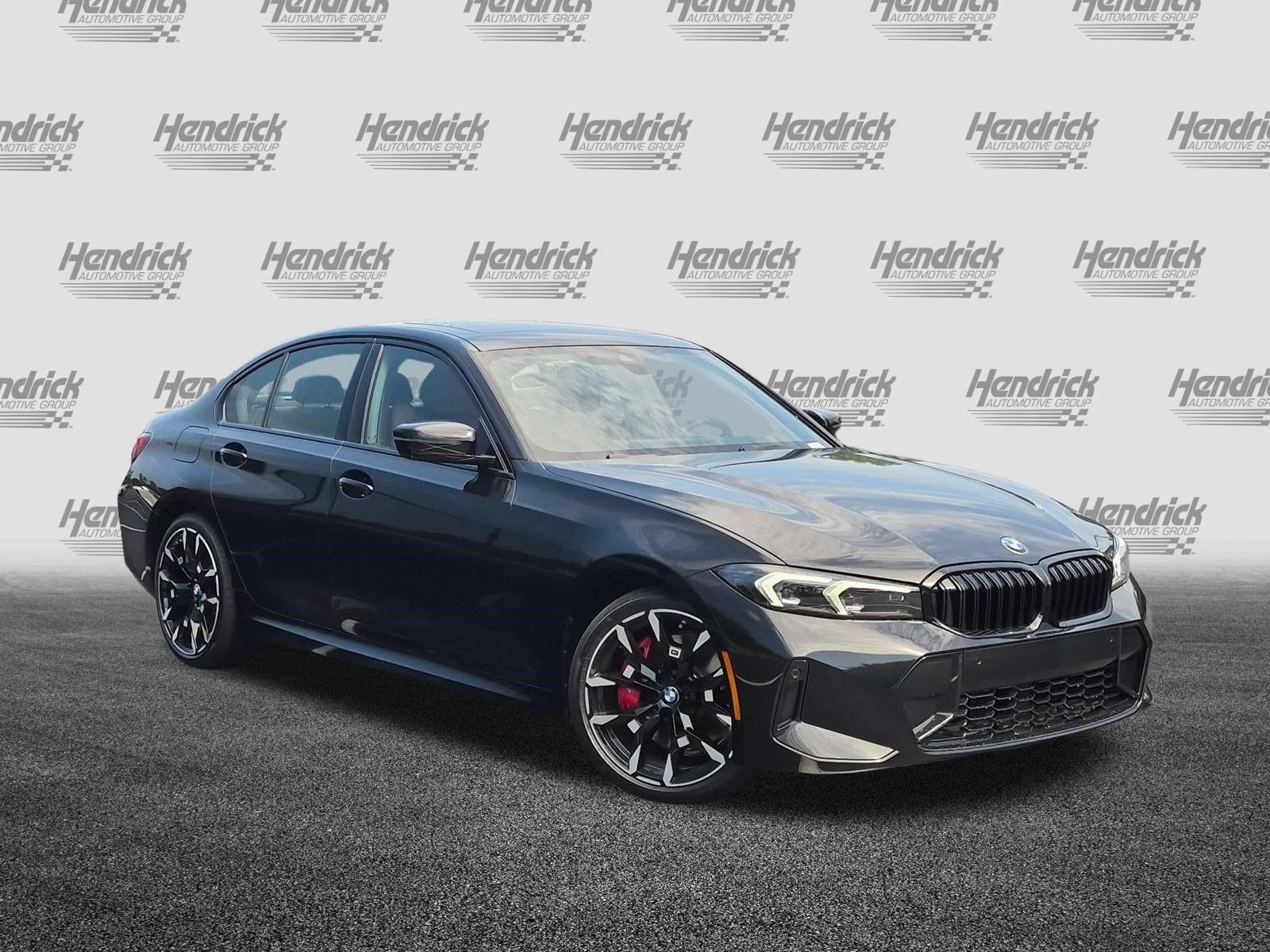 Used 2026 BMW 330i Sedan w/ M Sport Package RWD image 2