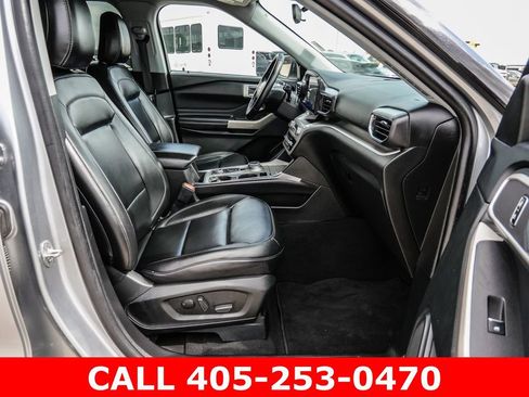 Used 2023 Ford Explorer XLT w/ Equipment Group 202A AWD/4WD image 15
