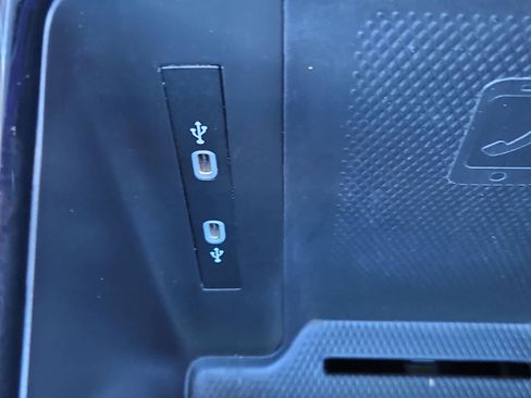 Used 2023 Volkswagen ID.4 S image 30