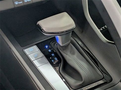 Used 2025 Hyundai Elantra Sport image 25