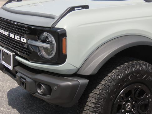 Used 2023 Ford Bronco Wildtrak AWD/4WD image 5