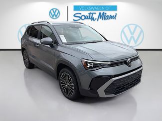 Certified 2025 Volkswagen Taos SE video 1
