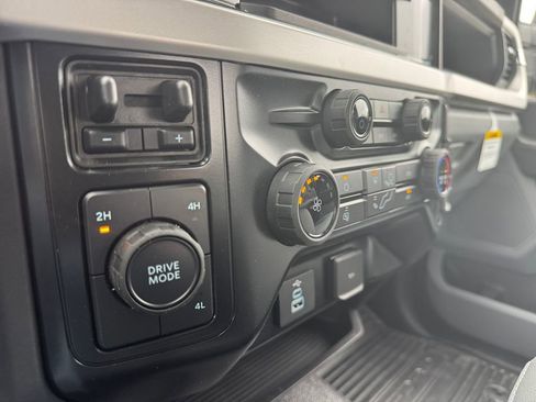 New 2025 Ford F550 4x4 Crew Cab Super Duty image 35