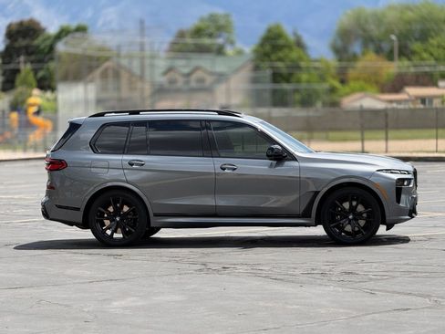 Used 2025 BMW X7 M60i AWD/4WD image 4