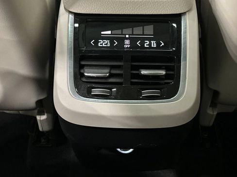 Used 2017 Volvo XC90 T6 Momentum w/ Vision Package AWD/4WD image 14