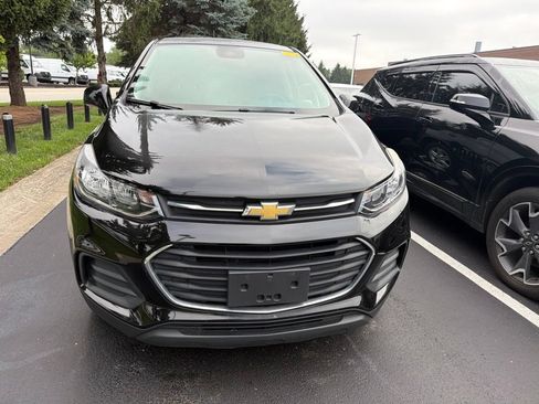 Used 2020 Chevrolet Trax LS w/ Tint and Cruise Package AWD/4WD image 5