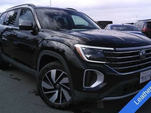 Used 2024 Volkswagen Atlas SE FWD image 2