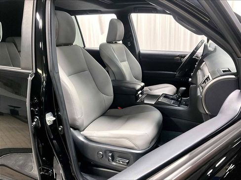 Used 2023 Lexus GX 460 w/ Black Line Special Edition image 30