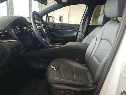 Used 2023 Buick Enclave Essence FWD image 5