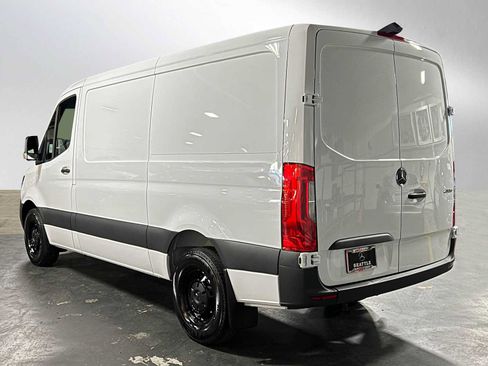 Used 2025 Mercedes-Benz Sprinter 2500 image 5