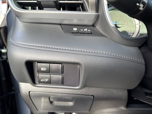 Used 2026 Toyota Highlander XLE image 21