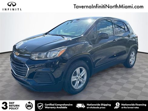 Used 2022 Chevrolet Trax LS w/ Tint and Cruise Package image 1