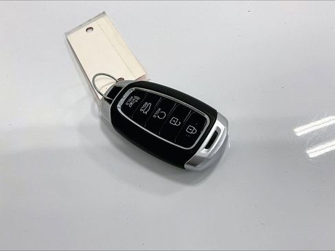 Used 2022 Hyundai Elantra Blue FWD image 13