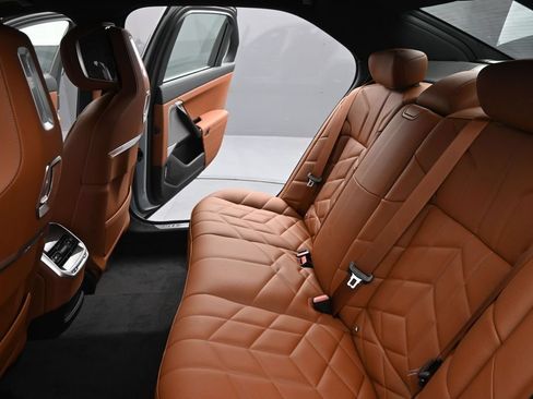 New 2026 BMW 740i w/ Executive Package RWD image 30
