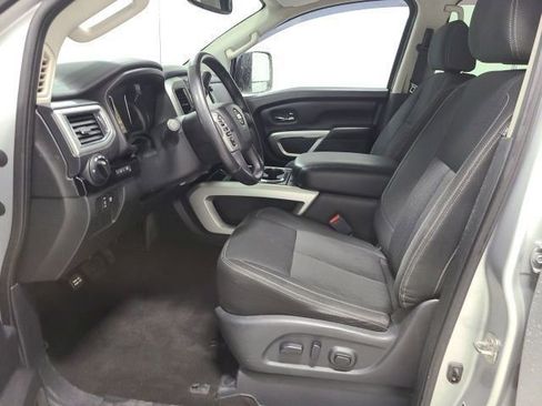 Used 2018 Nissan Titan SV w/ SV Convenience Package AWD/4WD image 20