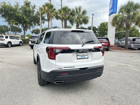 Used 2023 GMC Acadia SLE w/ Driver Convenience Package FWD image 4