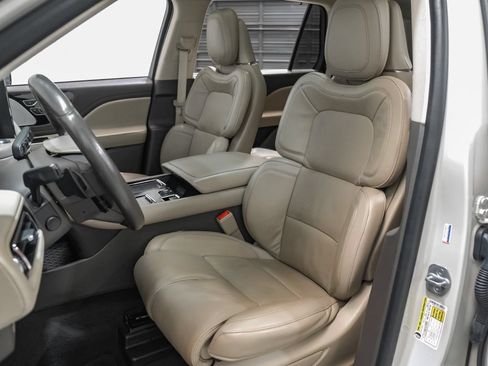 Used 2022 Lincoln Aviator Reserve w/ Equipment Group 201A AWD/4WD image 29