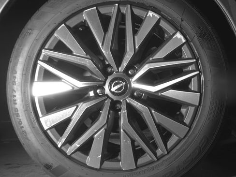 Used 2025 Nissan Altima 2.5 SV FWD image 15