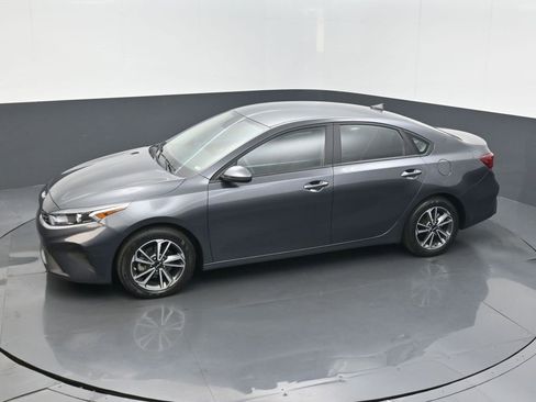 Used 2023 Kia Forte LXS image 9
