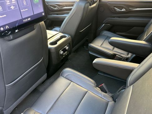 Used 2021 GMC Yukon XL Denali w/ LPO, Illumination Package image 12