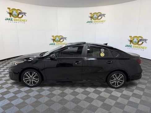 Used 2023 Kia Forte GT-Line w/ GT-Line Premium Package FWD image 6