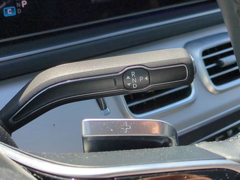 Used 2025 Mercedes-Benz GLS 450 4MATIC image 26