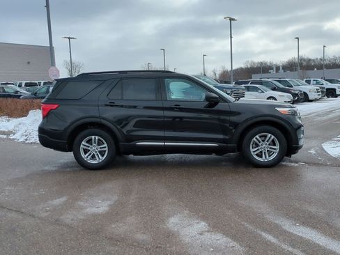 Used 2020 Ford Explorer XLT w/ Equipment Group 202A image 9
