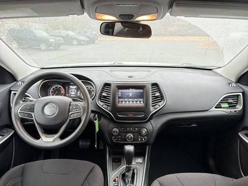 Used 2019 Jeep Cherokee Latitude w/ Popular Appearance Group image 25