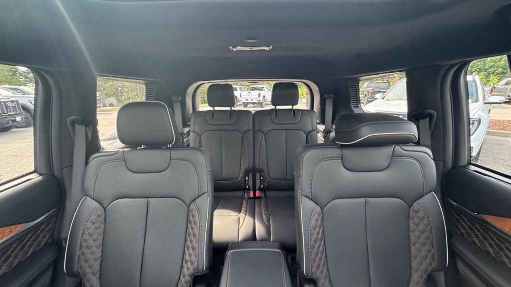Used 2023 Jeep Grand Cherokee L Summit AWD/4WD image 18