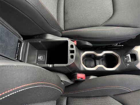 Used 2016 Jeep Renegade 75th Anniversary image 18