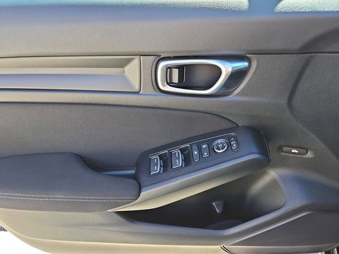 Certified 2025 Honda Civic Sport image 16