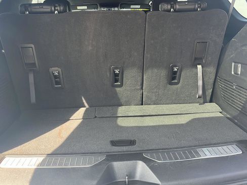 Used 2025 Chevrolet Tahoe Z71 image 23