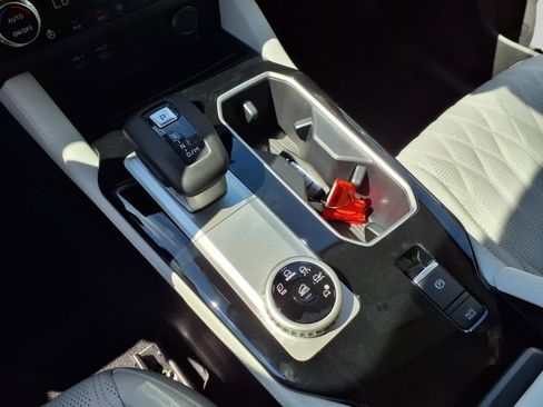 New 2025 Mitsubishi Outlander SEL image 23